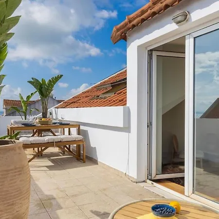Authentic Lisbon Living With A View By Lovelystay Daire Lisboa
